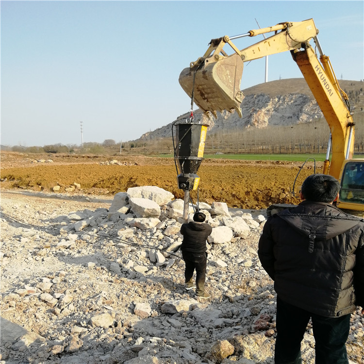 土石方路基開挖中巖石劈裂機的應用與技術優勢