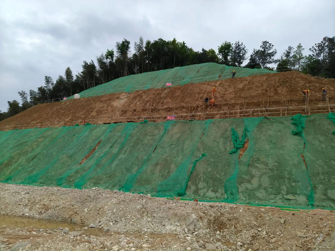 大型炮機與土石方施工 開山場地平整的現場實拍與租賃策略
